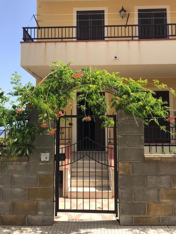 Villa Rosy'S House Patti Exterior foto